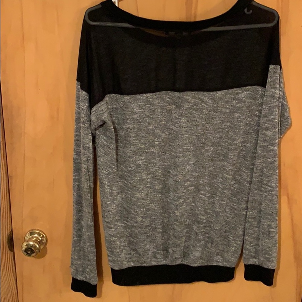 sweater - Picture 2 of 4